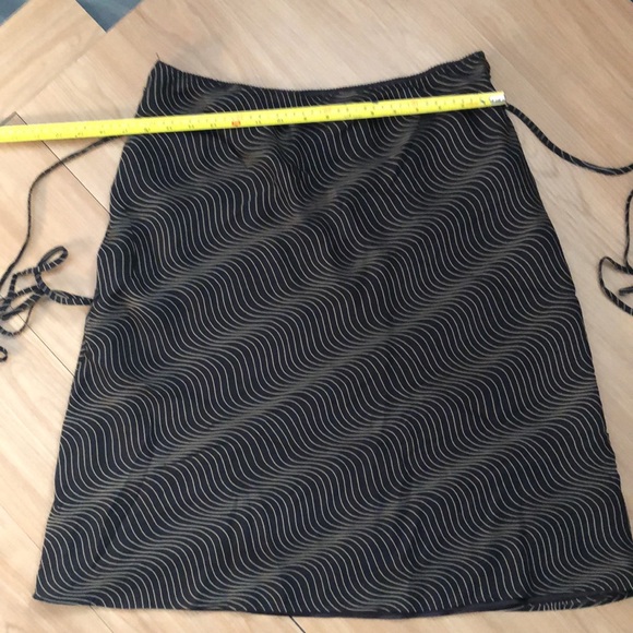 Modest brown A-Line skirt with belt. Size EU42/US12 - Picture 4 of 8